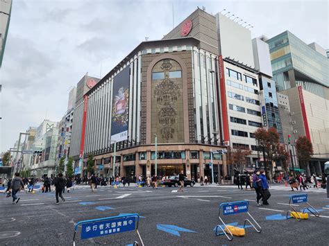 mitsukoshi ginza store.